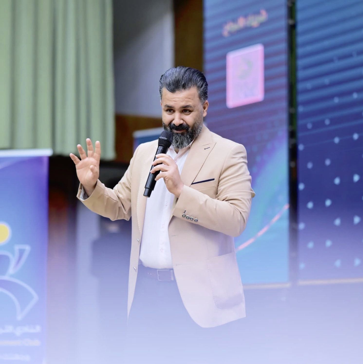 فريق عمل واستشارات